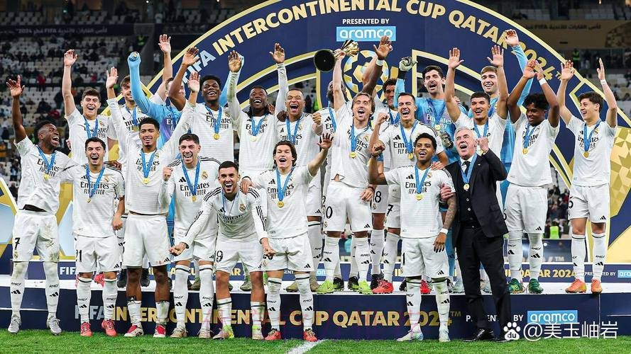 世体：卡西代表皇马基金会出席迪拜世博会